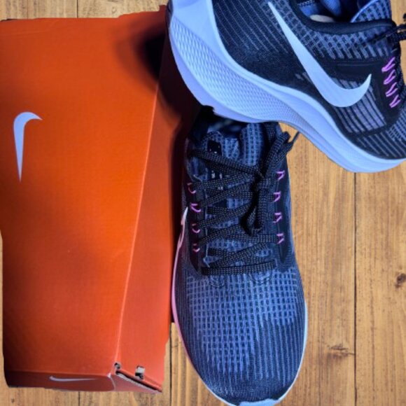 Nike Air Zoom Pegasus 39 4E Running Shoe in Black/Ashen Slate Size 9.5 main image 4